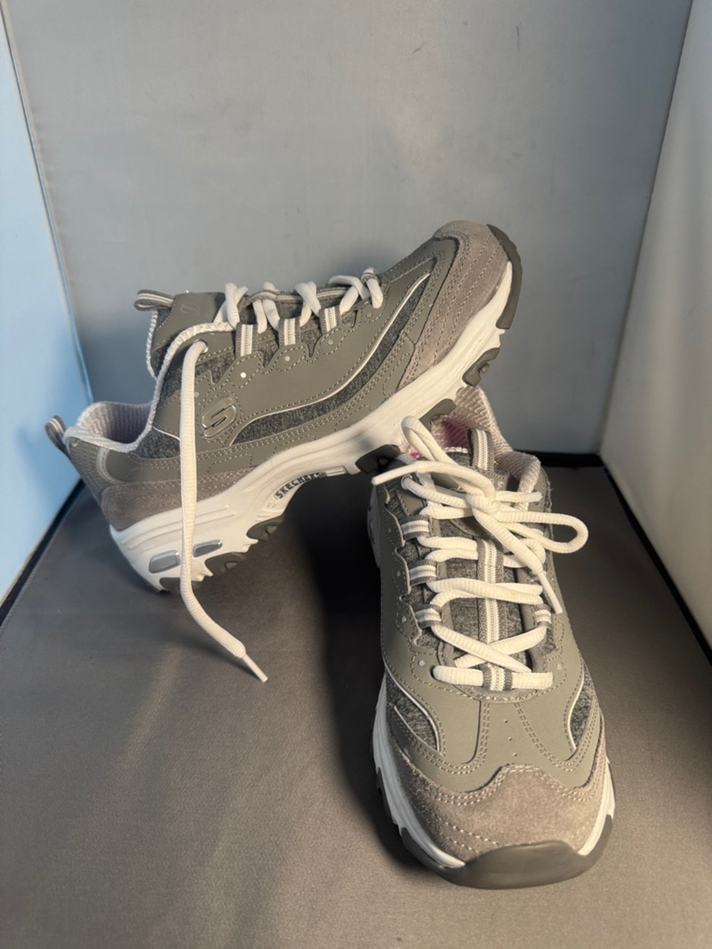 Skechers Gray and White Layered Athletic Sneakers women’s size 8.5